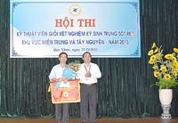 Xét nghiệm viên các tuyến y tế miền Trung-Tây Nguyên: giỏi chuyên môn và năng khiếu