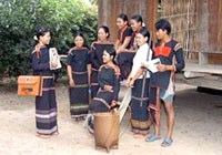 Y tế thôn bản, tiền thân là người tình nguyện