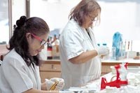 Quần áo tẩm hóa chất diệt giúp chống lại bệnh sốt rét