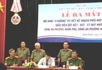 Lễ ra mắt mô hình “4 không” và ký kết giao ước thi đua xây dựng Viện Sốt rét-KST-CT Quy Nhơn đạt tiêu chuẩn “An toàn về an ninh, trật tự”