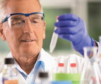 Nghiên cứu thử nghiệm lâm sàng và đánh giá tính an toàn thuốc