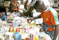 Thuốc giả giết chết hàng chục ngàn người ở châu Phi mỗi năm