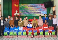 Công đoàn cơ sở Viện Sốt rét-KST-CT Quy Nhơn tổ chức tổ chức chương trình  Xuân yêu thương 2024  tặng quà cho gia đình chính sách tại xã An Hưng, huyện An Lão, tỉnh Bình Định