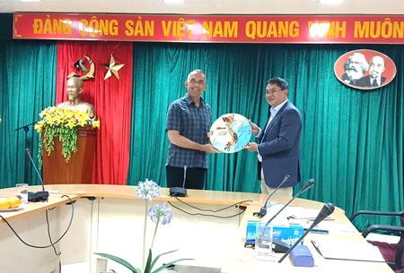 Viện Sốt rét-KST-CT Quy Nhơn đón tiếp Đoàn công tác Đơn vị Nghiên cứu Y học Hải quân Mỹ Ấn Độ Dương-Thái Bình Dương (NAMRU-IP) đến thăm và làm việc