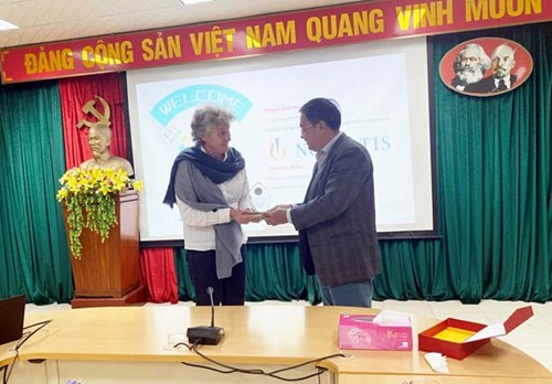 Viện Sốt rét-KST-CT Quy Nhơn đón tiếp đoàn công tác Tập đoàn Dược phẩm Novartis và Đơn vị Nghiên cứu Lâm sàng Đại học Oxford đến thăm và làm việc