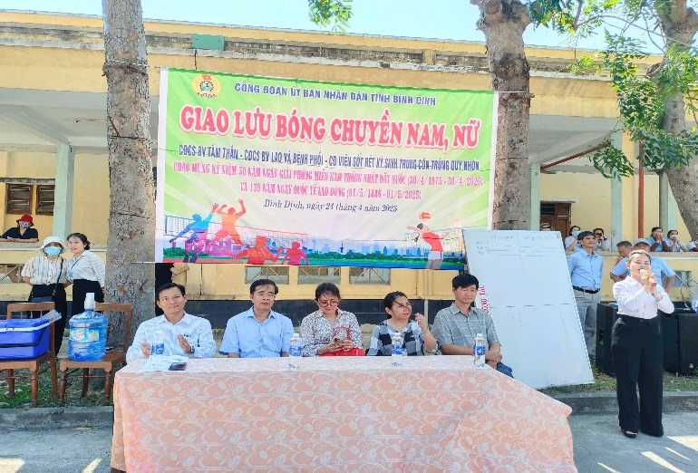 Công đoàn cơ sở Viện Sốt rét-Ký sinh trùng-Côn trùng Quy Nhơn tổ chức các hoạt động chào mừng kỷ niệm 50 năm giải phóng miền nam (30/4/1975 - 30/4/2025) và 139 năm ngày quốc tế lao động 01/5